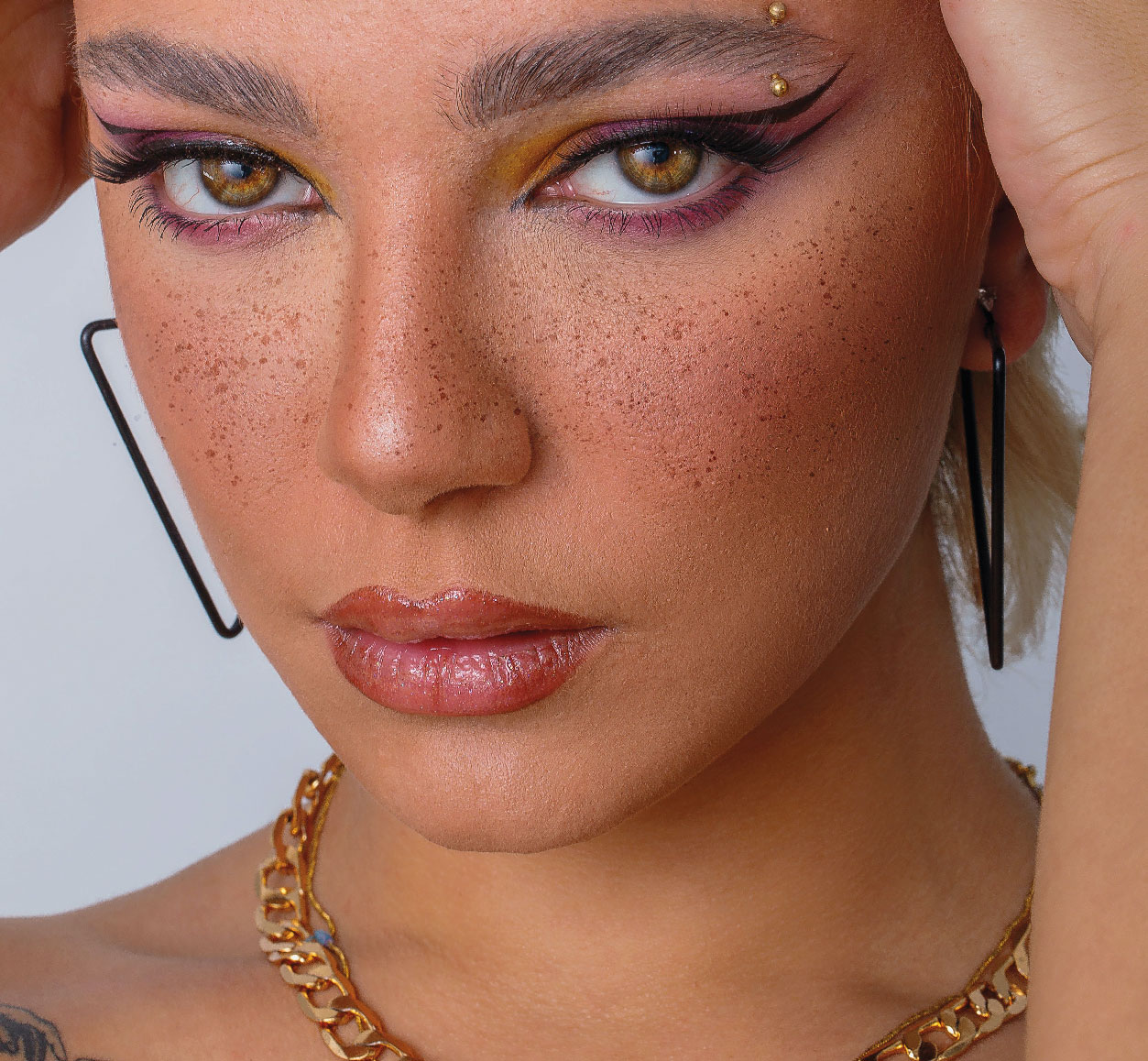 delineado grafico maquillaje